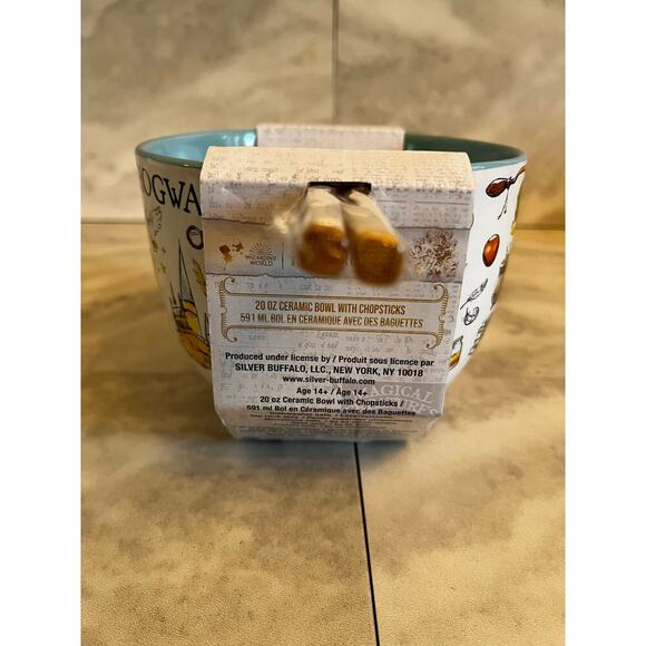 New Harry Potter - Wizarding World - Hogwarts Ceramic Ramen Bowl with Chopsticks - Picture 6 of 7
